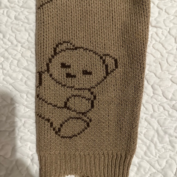 Distressed TEDDY BEAR SWEATER (OVERSIZED) - Picture 4 of 6